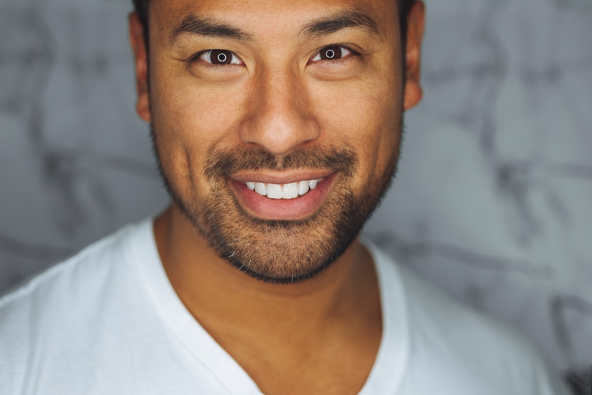 INFJ 自信养成手册：从"自我怀疑"到"自我肯定"